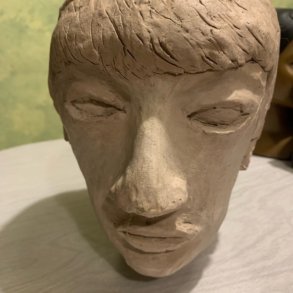 Clay art sculpture. Grey in color. - Picture 7 of 7